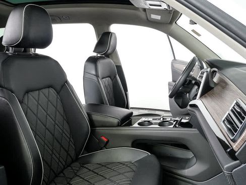 Certified 2025 Volkswagen Atlas SEL Premium R-Line image 26