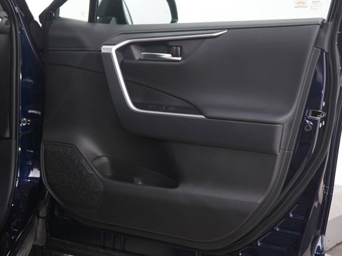 Used 2025 Toyota RAV4 Limited image 11