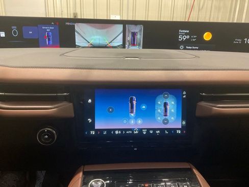 Used 2025 Lincoln Navigator Reserve AWD/4WD image 20
