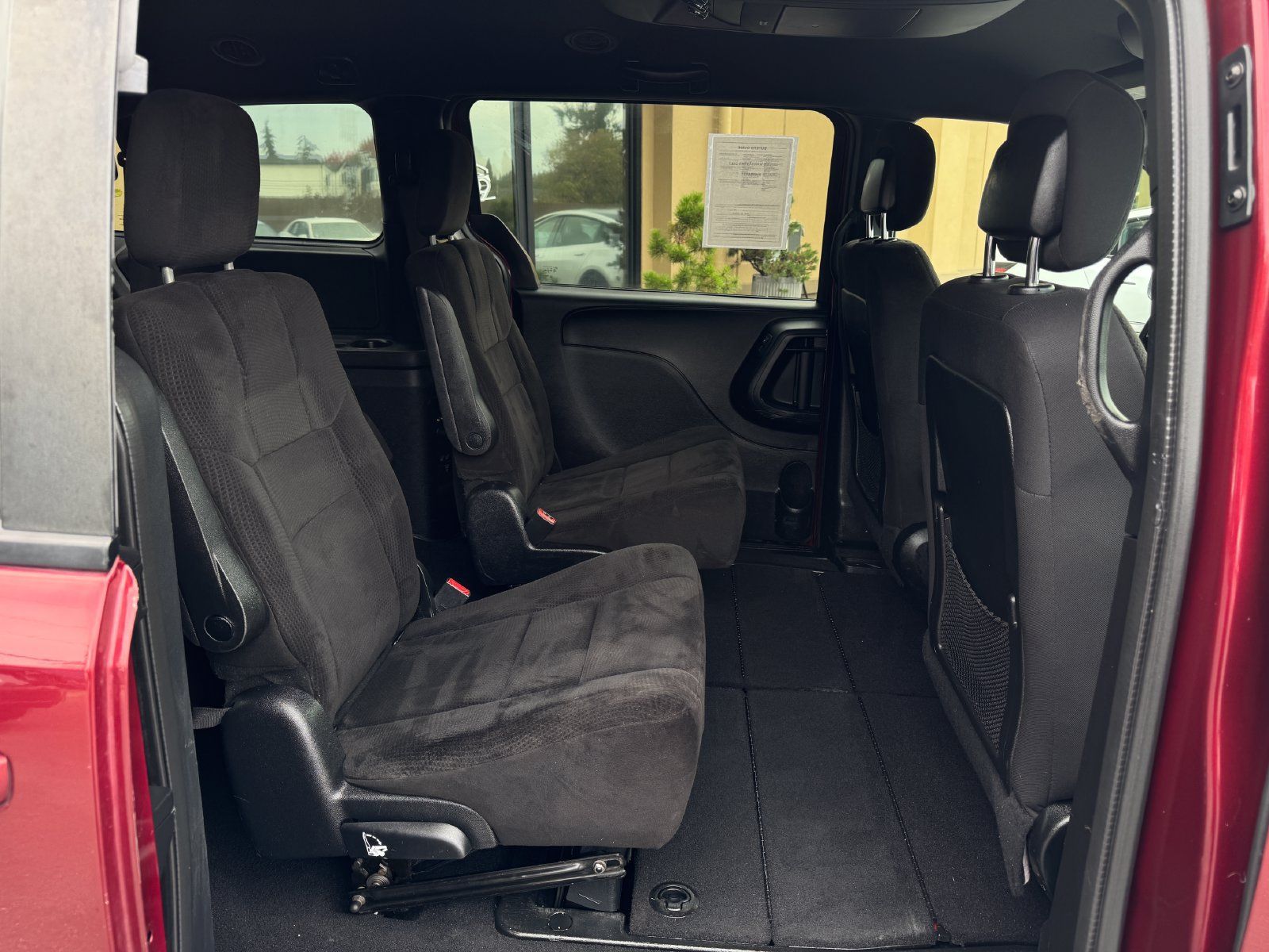 Used 2018 Dodge Grand Caravan SE FWD image 20