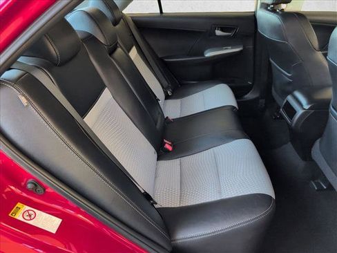 Used 2014 Toyota Camry SE FWD image 17