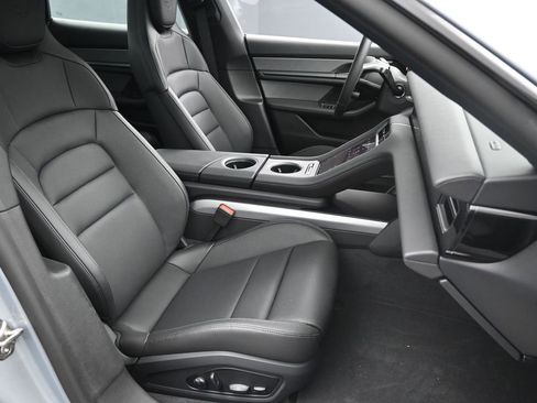 Certified 2025 Porsche Taycan image 11