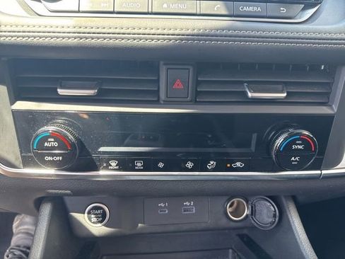 Used 2023 Nissan Rogue SV AWD/4WD image 18