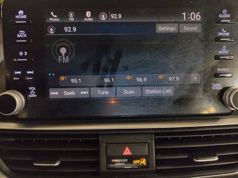 Used 2019 Honda Accord EX image 25