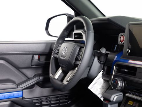 Used 2025 Toyota 4Runner TRD Off-Road image 23