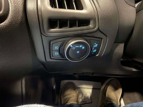 Used 2018 Ford Focus SEL image 40