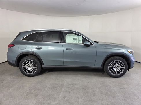 New 2026 Mercedes-Benz GLC 300 image 3