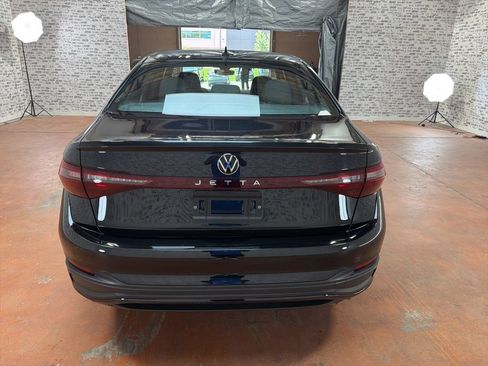 Used 2025 Volkswagen Jetta Sport FWD image 6