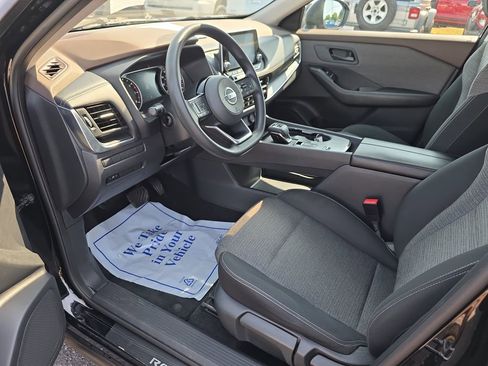 Used 2021 Nissan Rogue S FWD image 11