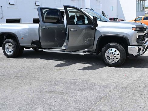 New 2026 Chevrolet Silverado 3500 LT w/ All Star Edition AWD/4WD image 6