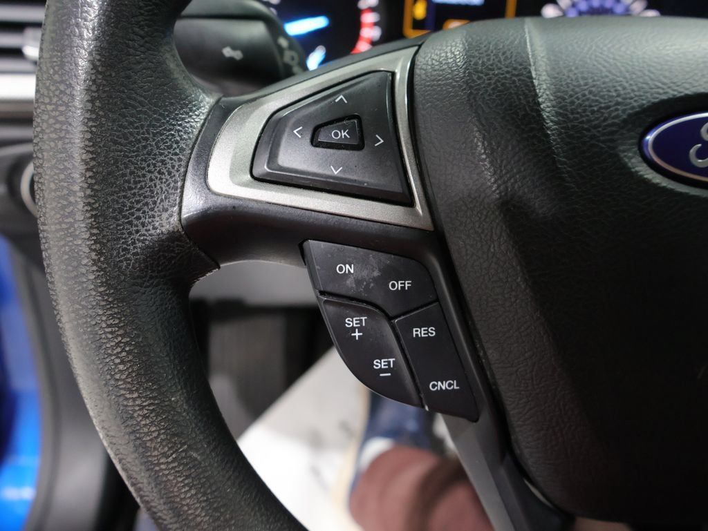 Used 2017 Ford Fusion SE FWD image 32