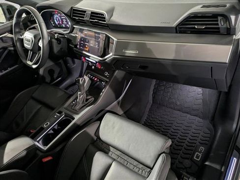 Certified 2025 Audi Q3 2.0T Premium image 20