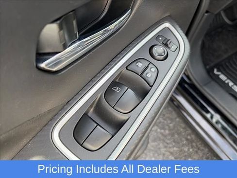 Used 2025 Nissan Versa SR FWD image 24