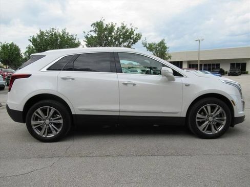 Used 2023 Cadillac XT5 Premium Luxury w/ Technology Package FWD image 2