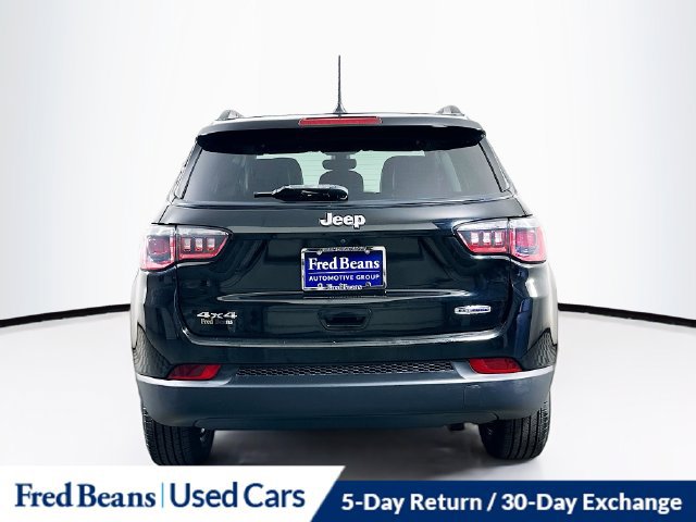 Used 2018 Jeep Compass Latitude w/ Popular Equipment Group AWD/4WD image 8