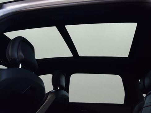 Used 2024 Lincoln Nautilus Reserve w/ Equipment Group 202A image 8