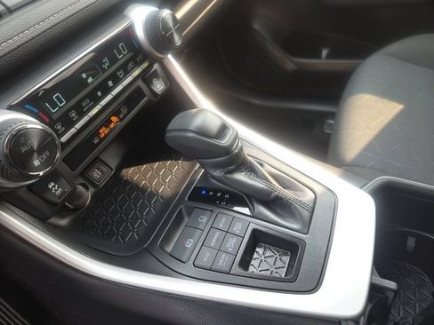 Used 2025 Toyota RAV4 XLE AWD/4WD image 8