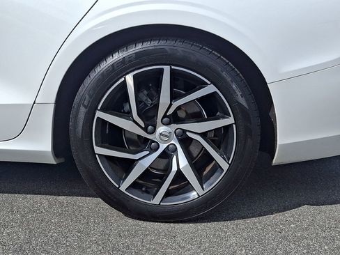 Used 2020 Volvo S60 T5 Momentum w/ Protection Package Premier image 8