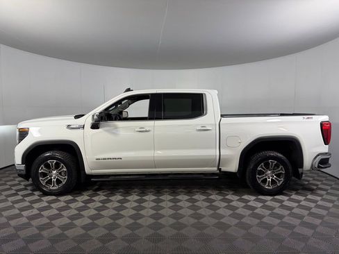 Used 2024 GMC Sierra 1500 SLE w/ X31 Off-Road Package image 8