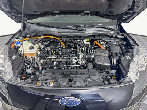 Used 2021 Ford Escape Titanium image 39