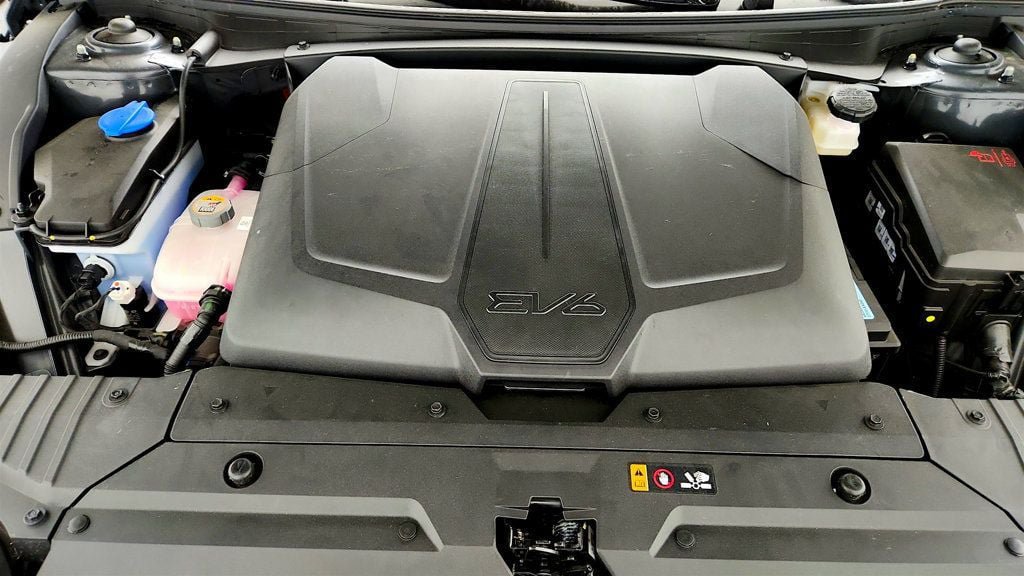 Used 2025 Kia EV6 Light w/ Light LR Technology Package RWD image 23