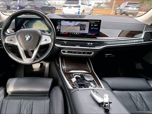 Used 2025 BMW X7 xDrive40i image 16