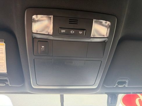 Used 2016 Toyota Tacoma TRD Sport w/ Towing Package AWD/4WD image 25