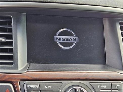 Used 2018 Nissan Pathfinder Platinum image 16