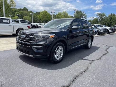 Certified 2020 Ford Explorer XLT w/ Equipment Group 202A RWD image 3