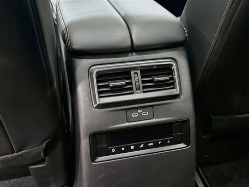 Used 2024 MAZDA CX-90 Plug-In Hybrid w/ Preferred AWD/4WD image 28