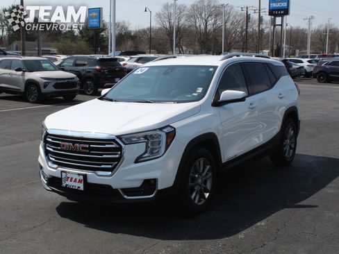 Used 2024 GMC Terrain SLT FWD image 8