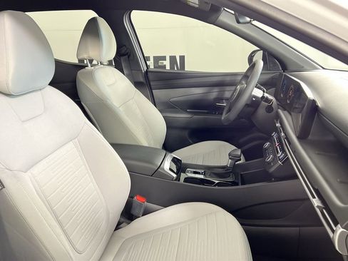 Used 2025 Hyundai Santa Cruz SE image 27