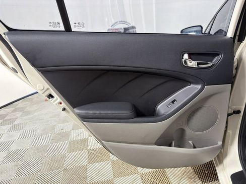 Used 2015 Kia Forte LX FWD image 21