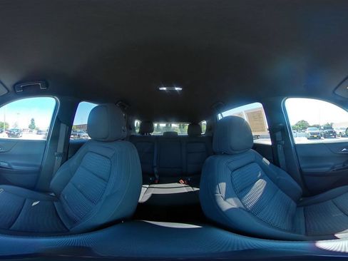 Used 2025 Chevrolet Equinox LT FWD image 42