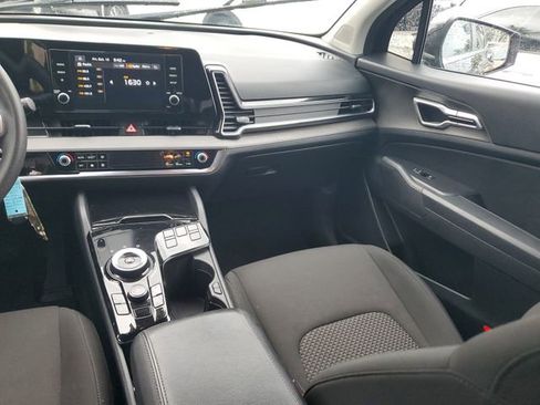 Used 2023 Kia Sportage LX image 13