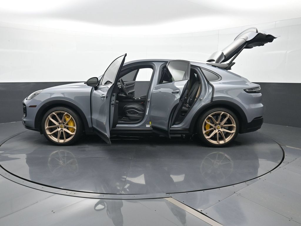 Used 2023 Porsche Cayenne Turbo GT AWD/4WD image 29