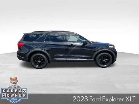 Used 2023 Ford Explorer XLT w/ Equipment Group 202A AWD/4WD image 5