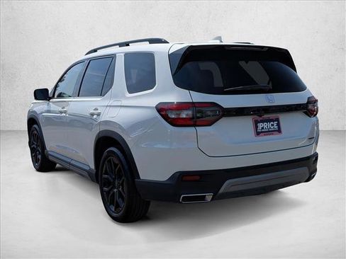 Used 2025 Honda Pilot Touring image 8