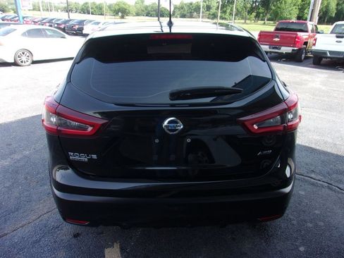 Used 2021 Nissan Rogue Sport S image 5