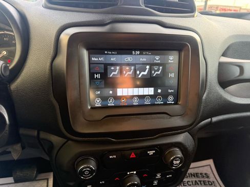 Used 2020 Jeep Renegade Latitude image 22