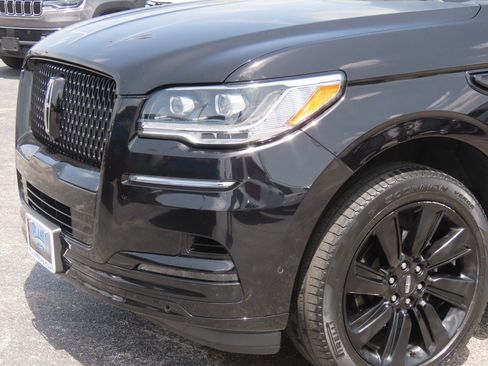 Used 2022 Lincoln Navigator L Reserve RWD image 3