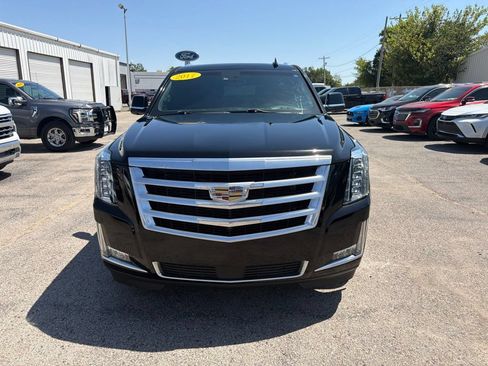 Used 2017 Cadillac Escalade ESV Premium Luxury RWD image 8