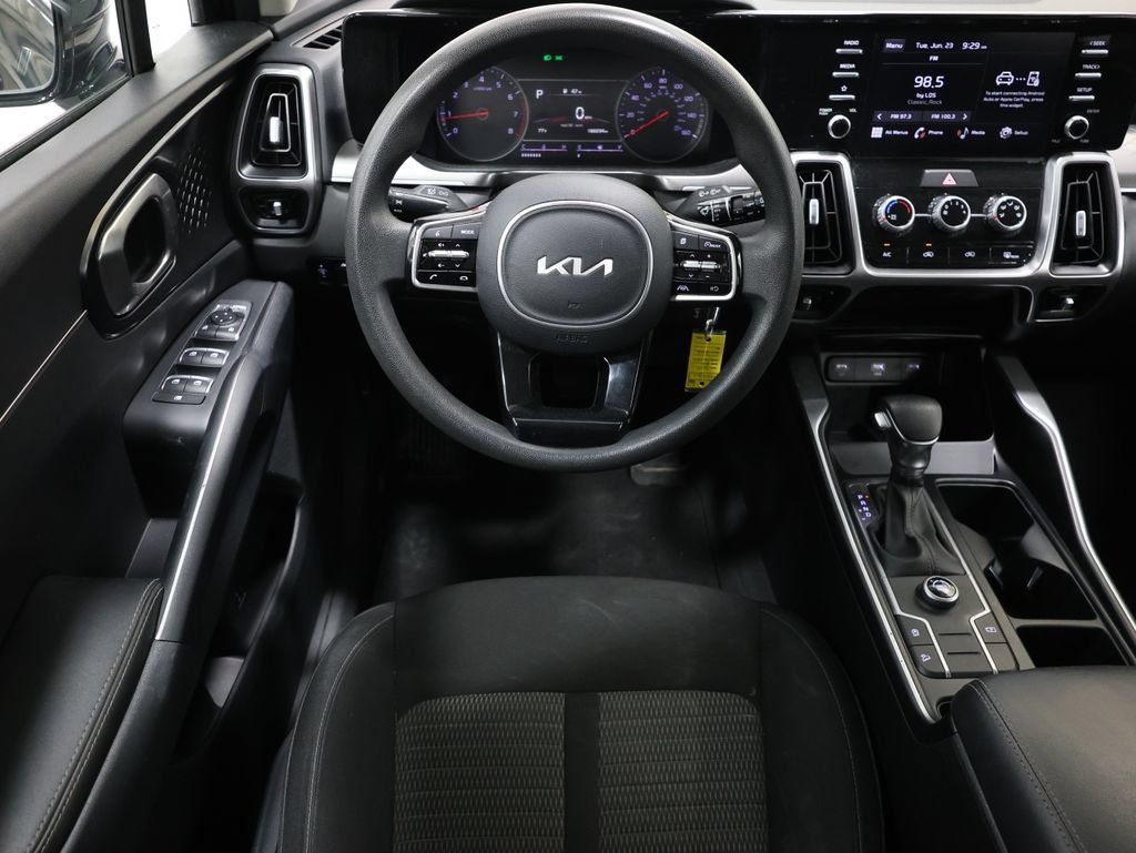 Used 2022 Kia Sorento LX FWD image 16