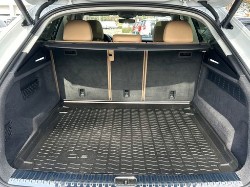 Used 2023 Audi Q8 Premium Plus image 33