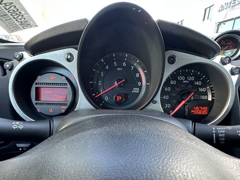 Used 2014 Nissan 370Z Roadster image 25