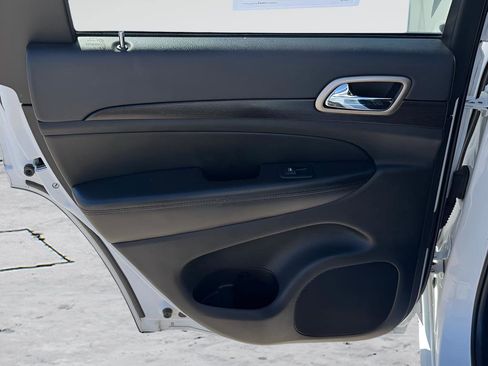Used 2015 Jeep Grand Cherokee Altitude image 20