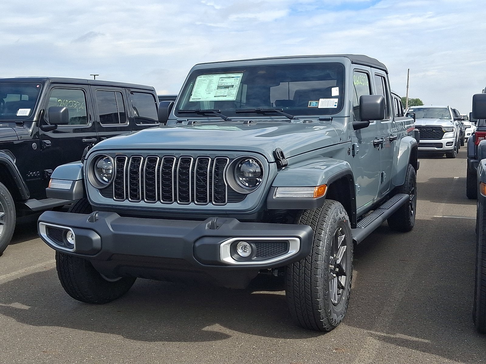 New 2026 Jeep Gladiator Sport AWD/4WD image 3