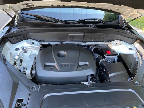 Used 2019 Volvo XC90 T5 Momentum AWD/4WD image 11