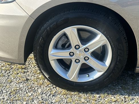 Used 2024 Chevrolet Malibu LT FWD image 11