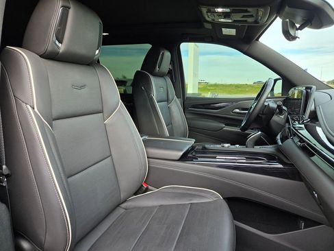 Certified 2024 Cadillac Escalade Sport w/ Touring Package image 29